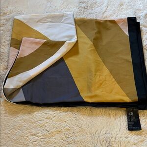 H&M Multicolor Geometric Scarf